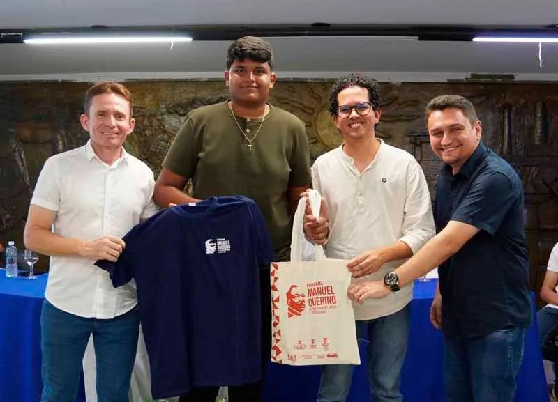 Prefeitura de Patos certifica alunos de Inglês e lança curso de Edição de Vídeo para jovens
