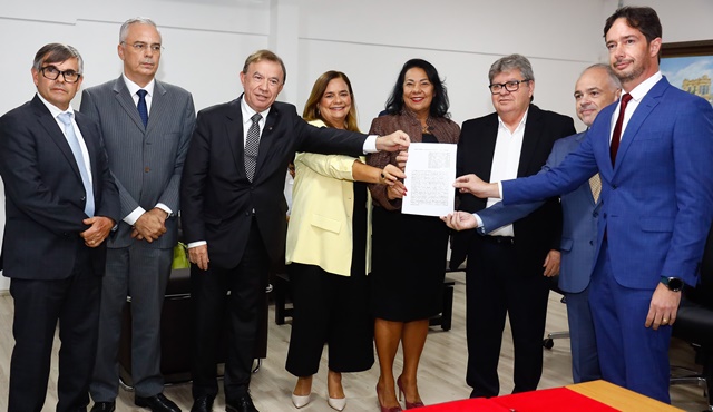 João Azevêdo assina termo de cooperação com CNJ e instituições da Paraíba para fortalecer políticas de ressocialização