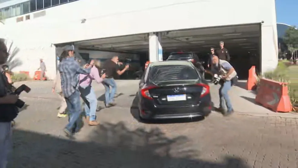 Bolsonaro chega à PF para depor no inquérito dos atos golpistas de 8 de janeiro