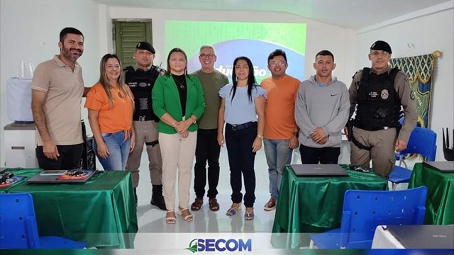Reunião para formação de comitê para promoção da cultura de paz e proteção no ambiente escolar é realizada em Teixeira
