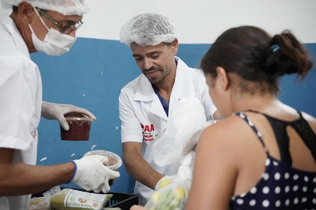Prefeitura de Patos realiza mais uma entrega de alimentos para as famílias atendidas pelo CRAS Capitão Manoel Gomes