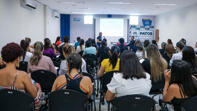 Prefeitura de Patos atualiza conhecimentos de vacinadores em sala de vacina - OUÇA 
