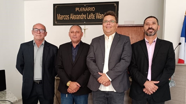 Bruno Wanderley toma posse como presidente da Câmara Municipal de Matureia. - OUÇA