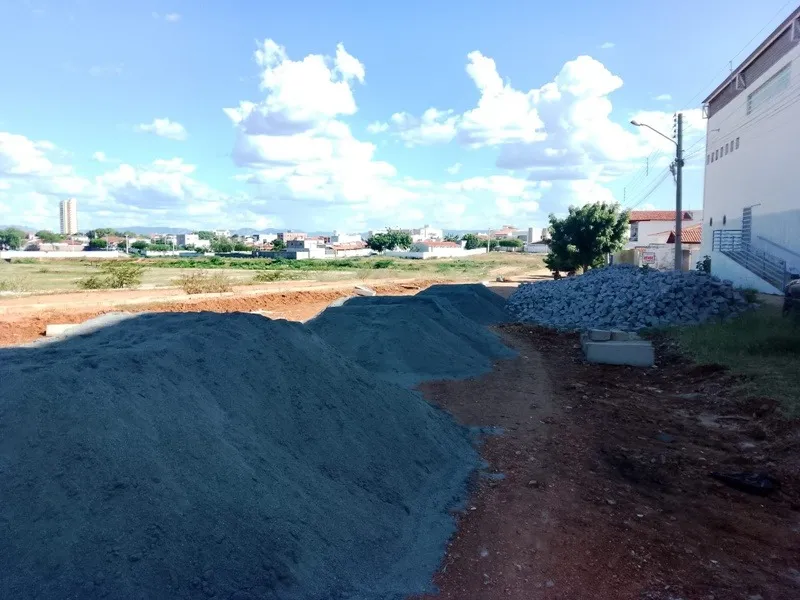 Patos inicia nova etapa de pavimentação no bairro Novo Horizonte