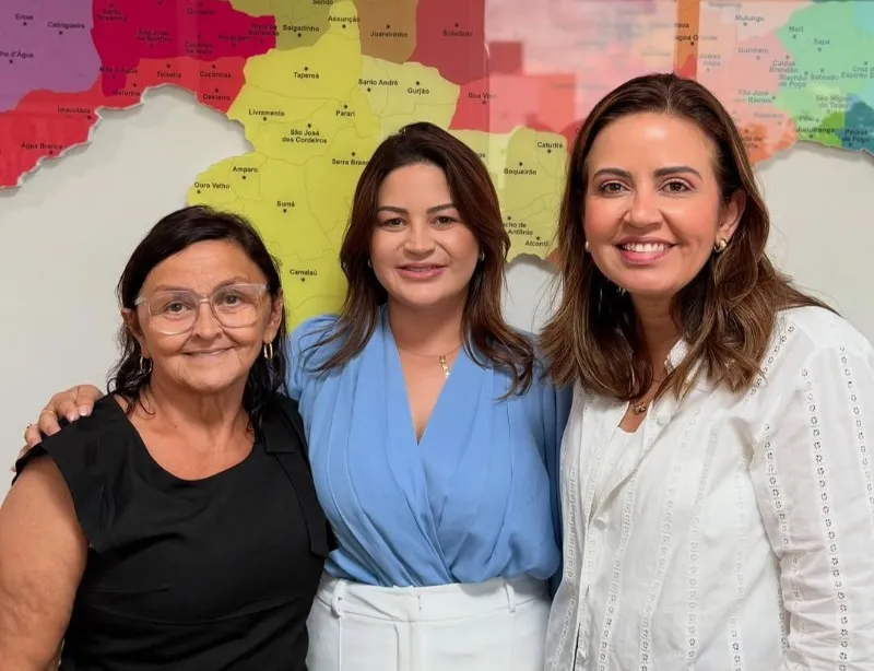 Prefeita de São José de Espinharas se reúne com secretária de Estado do Desenvolvimento Humano da Paraíba