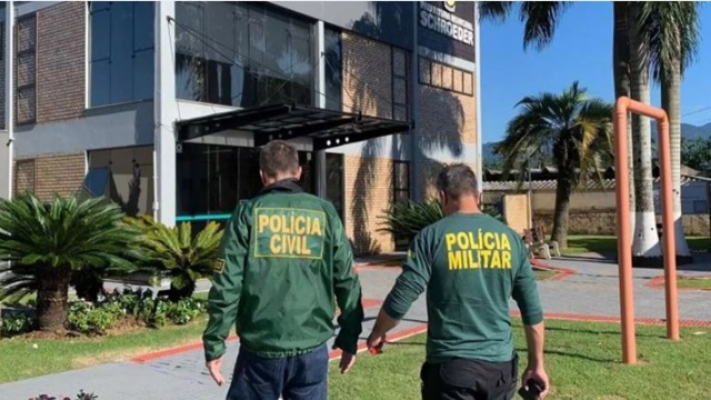 15 prefeitos, todos bolsonaristas, foram presos no esquema do Mensalão do Lixo em SC