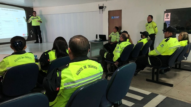 STTRANS finaliza treinamento de agentes para operar Central de vídeomonitoramento. Fiscalizações iniciam dia 02 de maio 