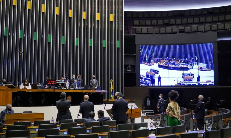 Câmara pode votar hoje PL das Fakes News; paraibanos divergem sobre texto