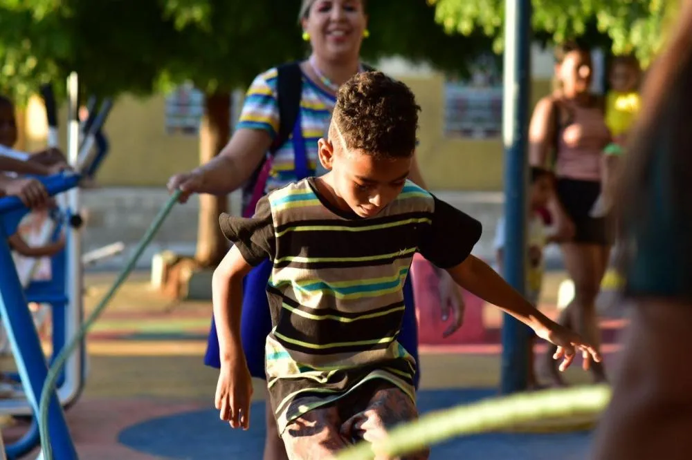 Primeiro dia da ação contra o trabalho infantil doméstico reúne crianças e famílias na Praça São Judas Tadeu