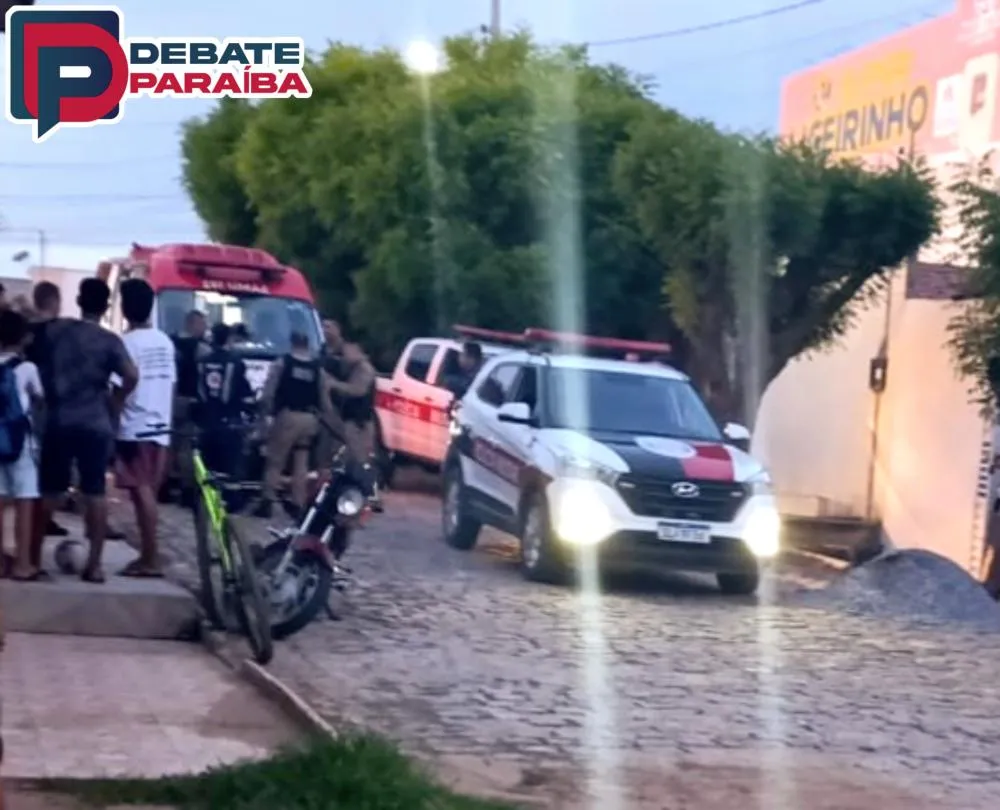 Polícia Militar é acionada para atender ocorrência de violência doméstica e suspeito é alvejado com tiro, após tentar agredir policiais, em Sousa