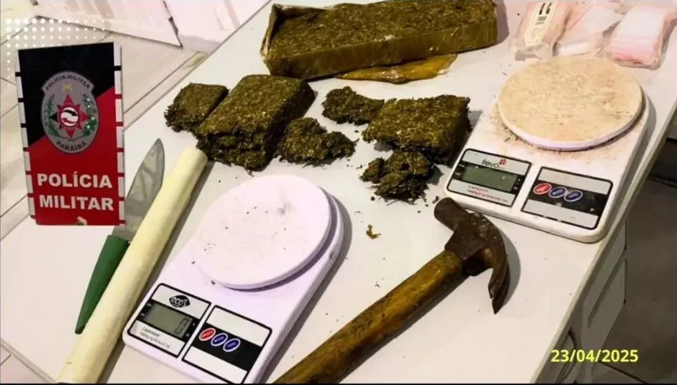 POLÍCIA MILITAR APREENDE DROGAS E PRENDE DOIS SUSPEITOS EM PRINCESA ISABEL