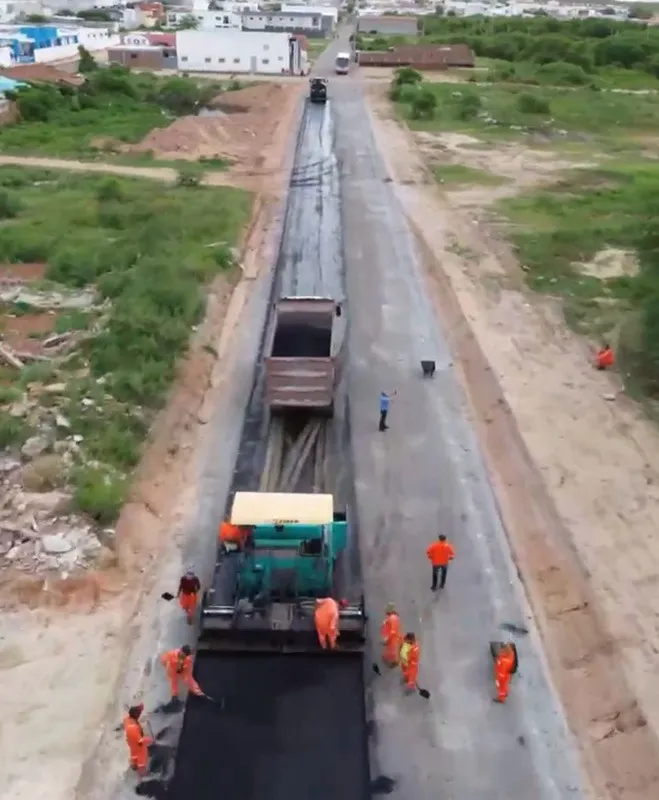 Avenida José Genuíno recebe pavimentação asfáltica e será mais uma via de acesso a BR-361