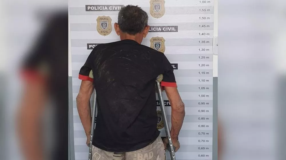 Idoso é preso por importunação sexual após se masturbar para adolescente de dentro do carro, na PB