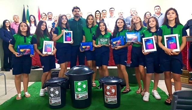 Audiência Pública Sobre Coleta Seletiva e entrega de Fardamentos e Tablets para Projeto são Realizadas em São José do Bonfim