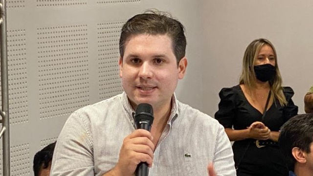 Hugo Motta rejeita “aceno” de Efraim e diz que seguirá com João Azevêdo 
