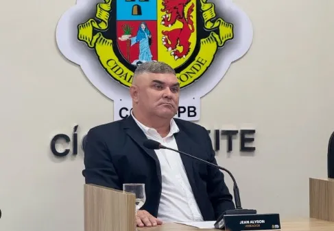 Vereador é preso ao tentar fugir com carro alvo de apreensão e desacatar policiais