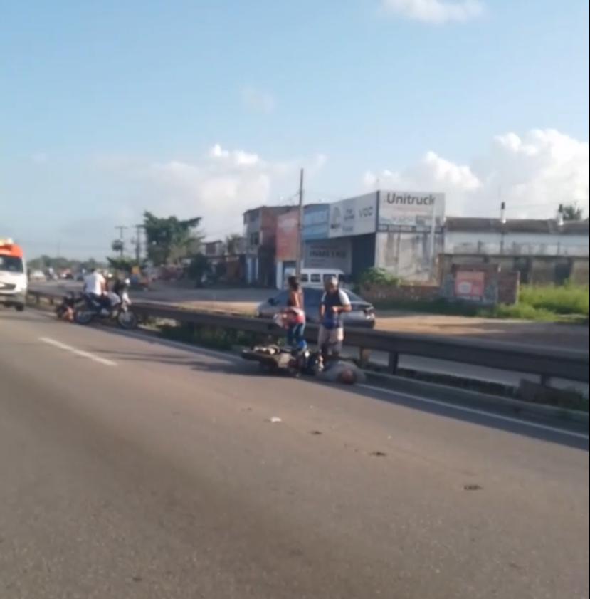 Motociclista morre e duas pessoas ficam feridas em acidente envolvendo duas motos na BR-230