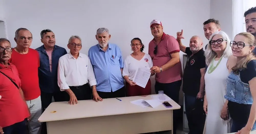 Luizinho registra candidatura à presidência estadual do PT com apoio de lideranças e militantes históricos