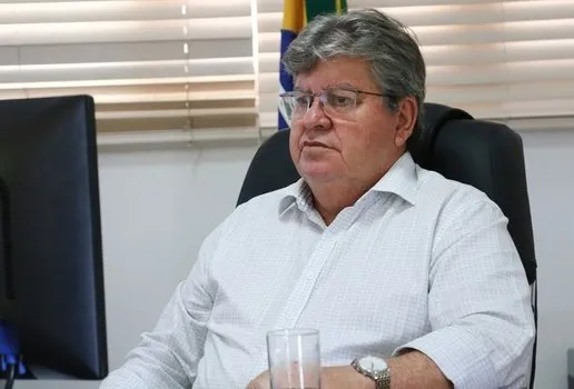 João Azevêdo entrega veículos à Empaer e assina protocolo de intenções para ampliar assistência técnica aos agricultores familiares