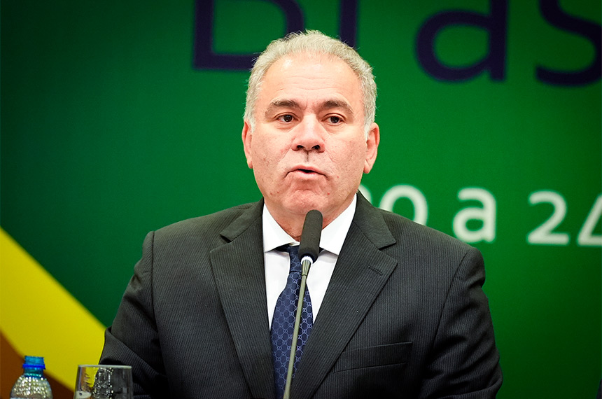 Ex-ministro da saúde, Marcelo Queiroga confirma violação no cartão de vacina de Bolsonaro