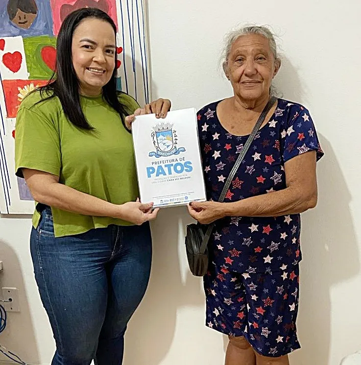 Secretaria de Desenvolvimento Social e Habitação realiza primeira entrega de cessão de direito de propriedade em Patos