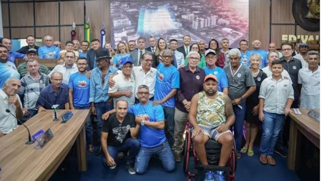 Sessão Solene realizada na Câmara Municipal de Patos homenageia grupo de AA pelos 50 anos de fundação