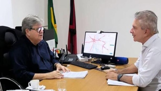 Em audiência com governador, Nabor informa sobre PL para doação de terreno para a construção do Hospital de Trauma do Sertão