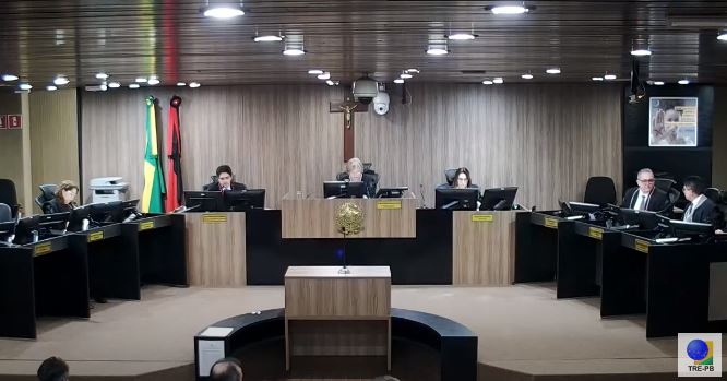 Vídeo: Tribunal Eleitoral da Paraíba condena Prefeito de Desterro