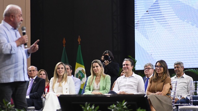 João Azevêdo participa de lançamento do Programa Escolas de Tempo Integral em Fortaleza e destaca realidade dos municípios da Paraíba