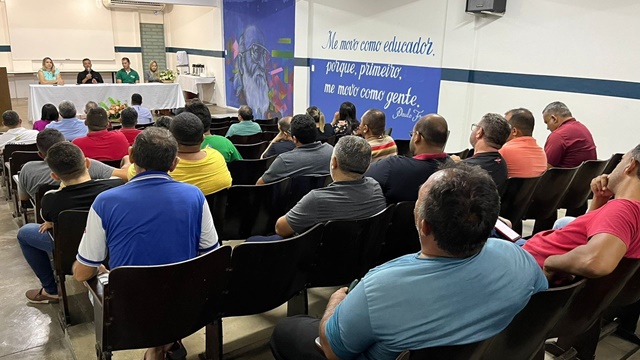 Prefeitura de Patos e Empreender PB realizam reunião com taxistas sobre liberação de linha de crédito para a categoria