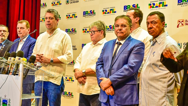 Adriano Galdino participa de plenária do Plano Plurianual em João Pessoa