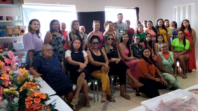 Encerramento do curso de flores artificiais em São José de Espinharas-PB, promove oportunidades de renda extra