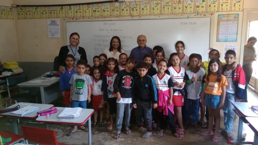 Prefeito visita comunidade rural Porteiras para levantamentos e recuperação da Escola Severino Maia.