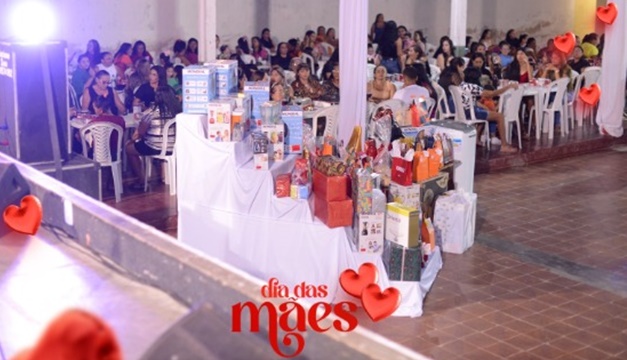 Tradicional festa das Mães reúne centenas de mamães em Cacimba de Areia