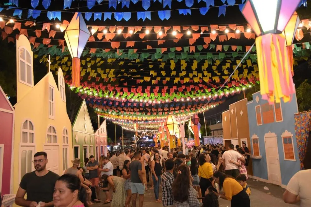 Abertura da cidade cenográfica e início da comercialização de produtos artesanais marcam terceira noite do ‘Esquenta São