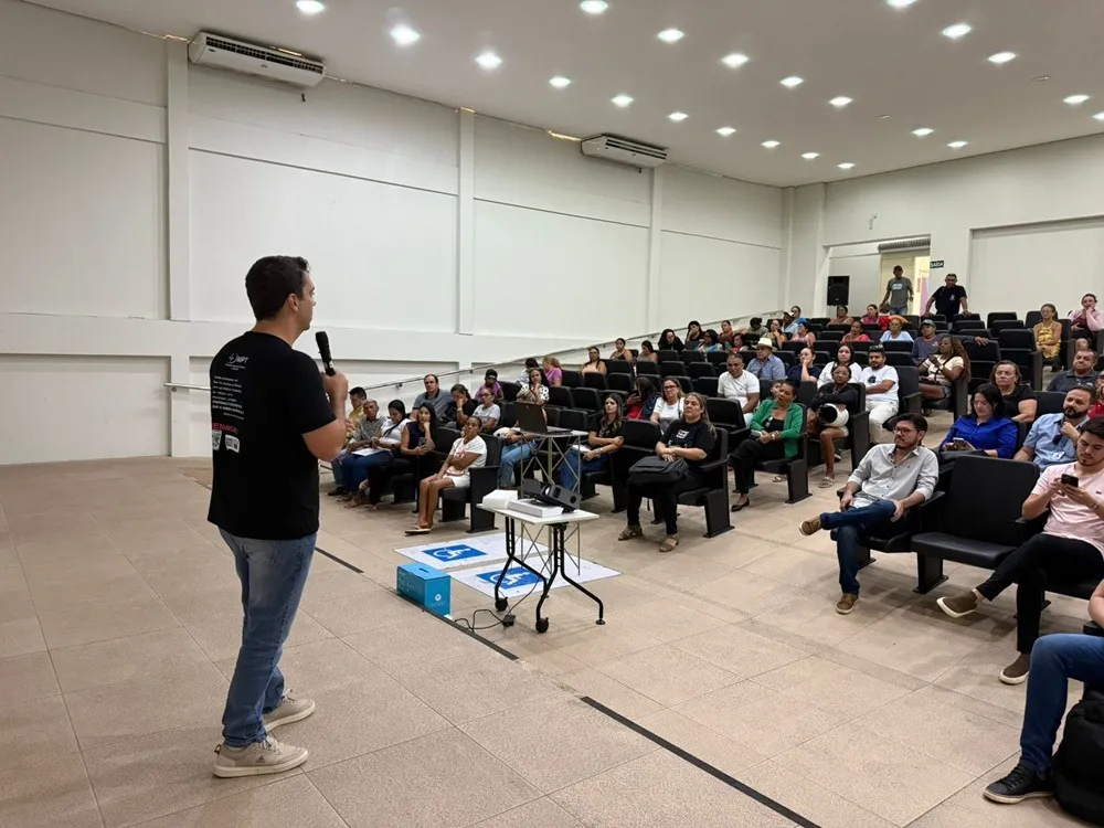 Prefeitura de Patos realiza workshop para comerciantes que irão trabalhar no São João da Gente 2025