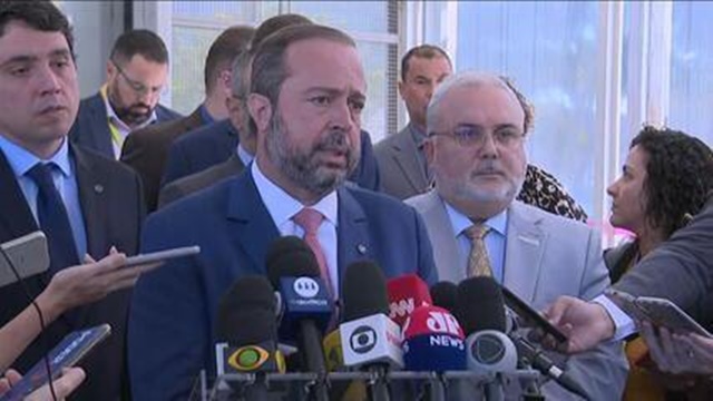 Petrobras anuncia redução de 21,3% no gás de cozinha, 12,6% na gasolina e 12,8% no diesel