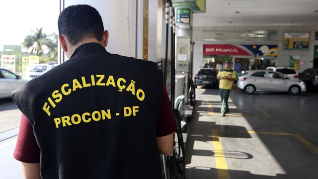 Senacon vai monitorar preços de combustíveis no país - OUÇA 