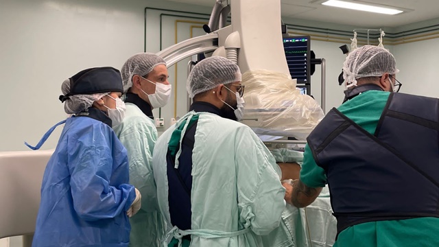 Hemodinâmica de Campina Grande realiza procedimento endovascular de alta complexidade inédito no SUS da Paraíba