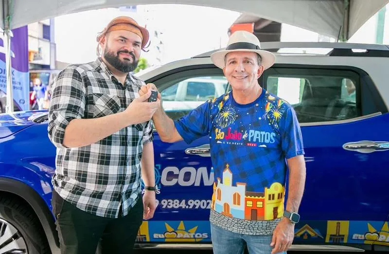 Café junino marca entrega do novo veículo do Procon/Patos