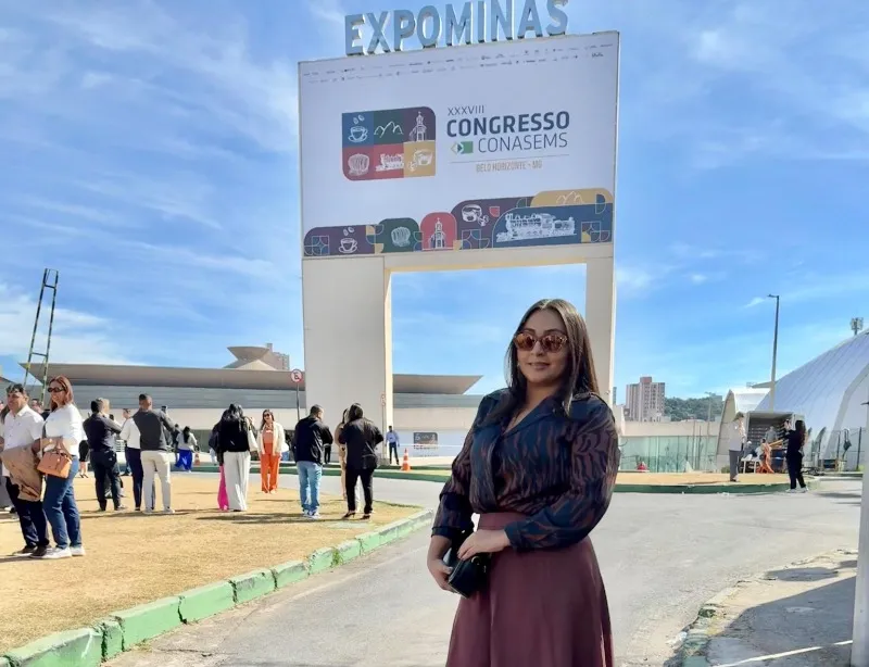 Secretária de Saúde de Passagem participa do CONASEMS em busca de boas práticas para o SUS local