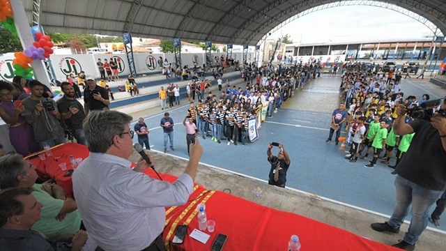 João Azevêdo entrega UTI pediátrica e abre Jogos Escolares e Paraescolares em Cajazeiras
