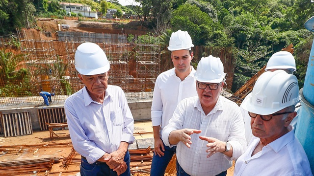 João Azevêdo e Cícero Lucena visitam obras de mobilidade urbana, parques e escola e destacam importância de parceria para o desenvolvimento de João Pessoa