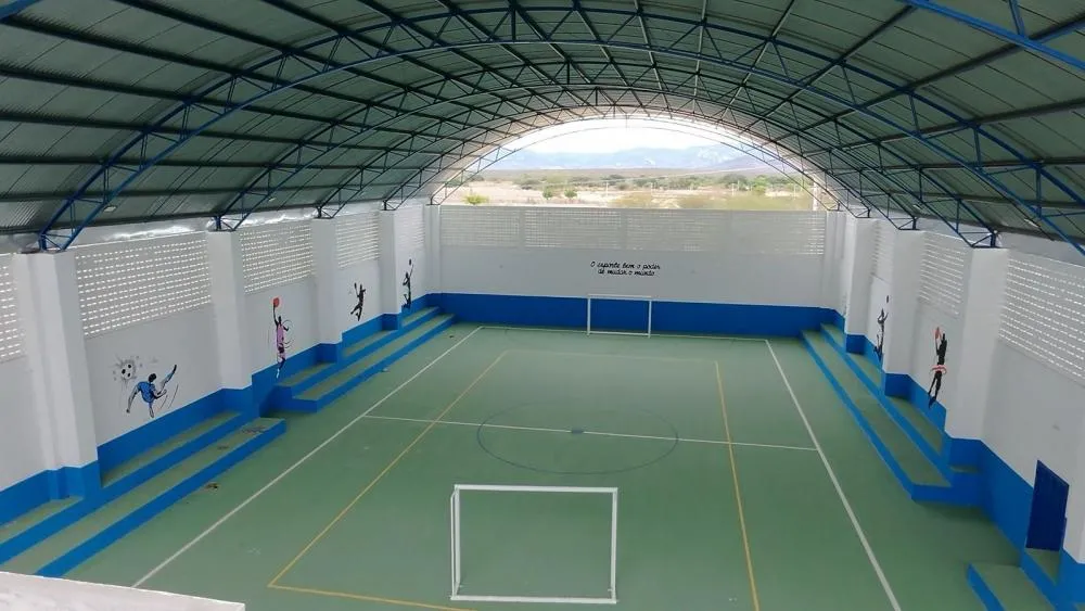 Prefeitura de Patos se prepara para entregar quadra de esportes na comunidade Campo Comprido, neste sábado (12)