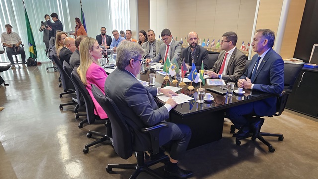 João Azevêdo busca solução para operacionalização do Projeto de Integração do São Francisco com ministro Waldez Góes 