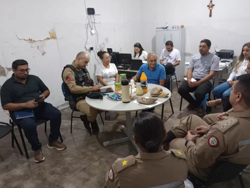 Prefeito de Mãe d’Água se reúne com a Polícia Militar e o Corpo de Bombeiros para definir a segurança do João Pedro