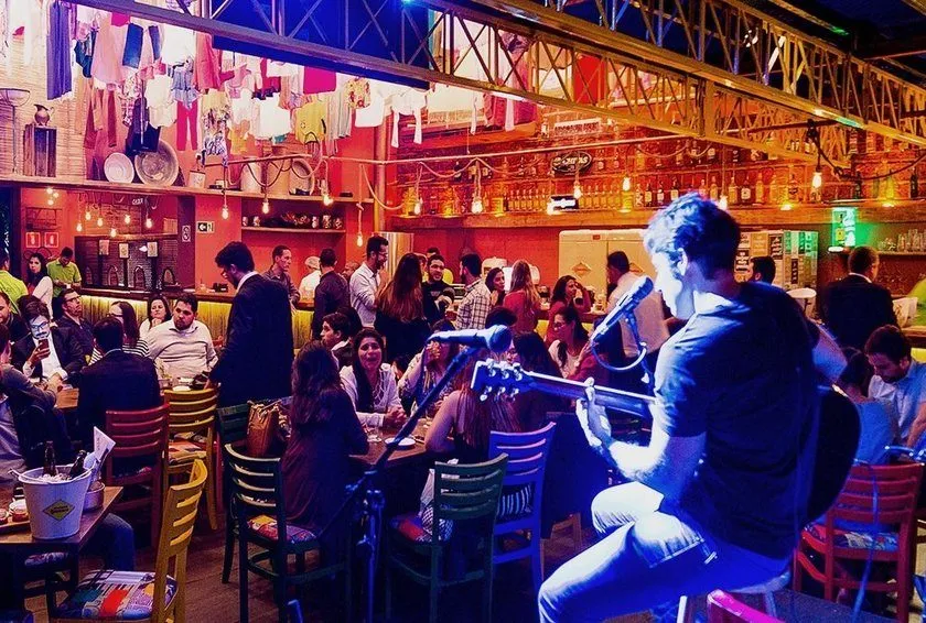 Justiça mantém lei que obriga repasse total do couvert artístico a músicos na Paraíba