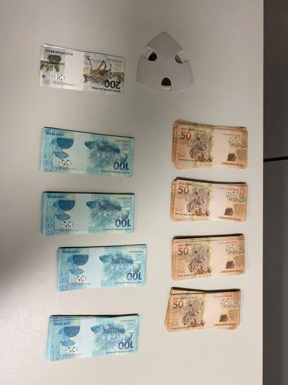 Homem preso com R$ 25 mil em notas falsas na PB é solto após audiência de custódia