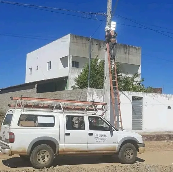 SEINFRA intensifica ações de iluminação e limpeza urbana 