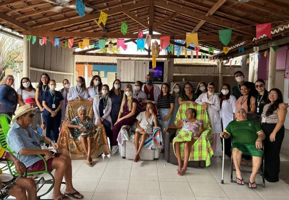 Ação conjunta da Prefeitura de Patos leva cuidados em saúde e acolhimento social ao Lar dos Idosos no São Sebastião